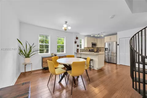 2850 Coconut Ave #15, Miami, FL 33133