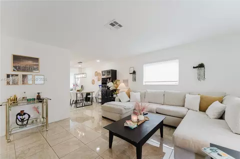 2604 NW 48th St, Tamarac, FL 33309