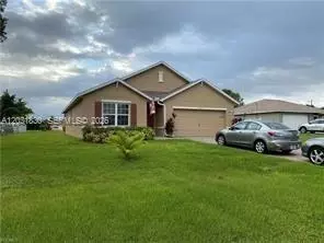 3815 SW 11th Pl, Cape Coral, FL 33914
