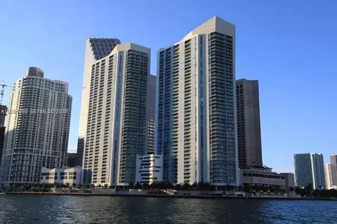 325 S Biscayne Blvd #2824, Miami, FL 33131