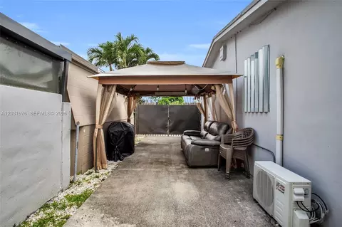 Exterior - 855 W 70th Pl, Hialeah, FL 33014 photo 8 of 9