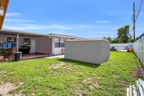 Exterior - 855 W 70th Pl, Hialeah, FL 33014 photo 5 of 9