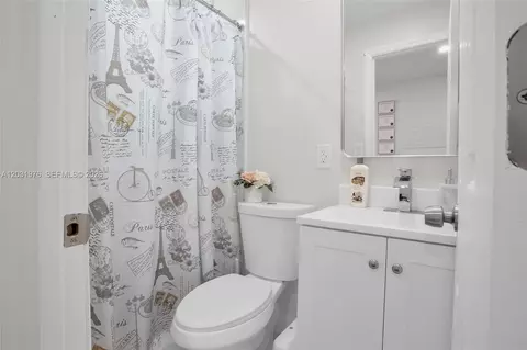 Other - 855 W 70th Pl, Hialeah, FL 33014 photo 5 of 9