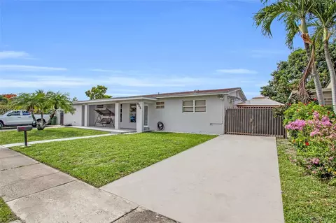 Exterior - 855 W 70th Pl, Hialeah, FL 33014 photo 1 of 9