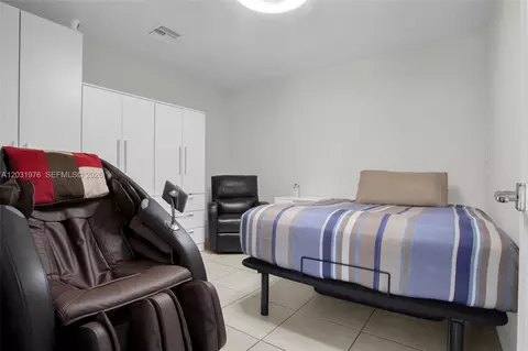 Bedroom - 855 W 70th Pl, Hialeah, FL 33014 photo 4 of 10