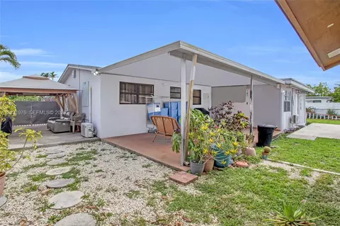 Exterior - 855 W 70th Pl, Hialeah, FL 33014 photo 3 of 9