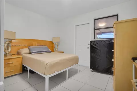 Bedroom - 855 W 70th Pl, Hialeah, FL 33014 photo 1 of 10