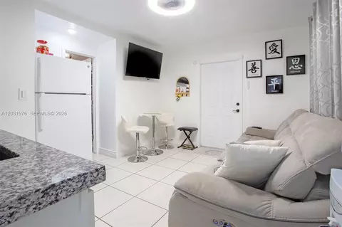 Other - 855 W 70th Pl, Hialeah, FL 33014 photo 8 of 9