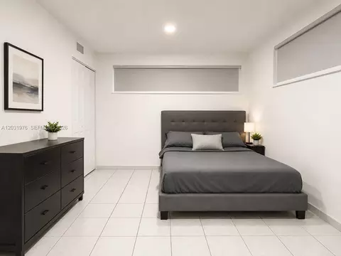 Bedroom - 855 W 70th Pl, Hialeah, FL 33014 photo 7 of 10