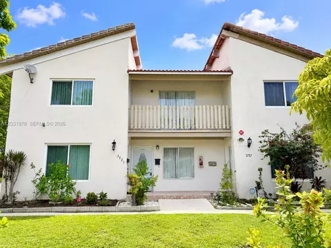 3719 Riverside Dr, Coral Springs, FL 33065