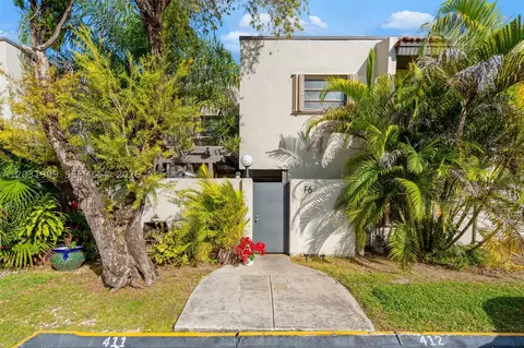 4726 SW 67th Ave #F6, Miami, FL 33155