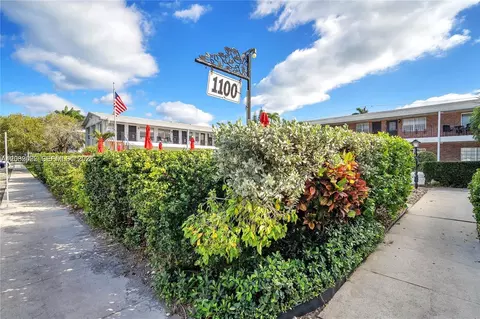1100 Atlantic Shores Blvd #405, Hallandale Beach, FL 33009