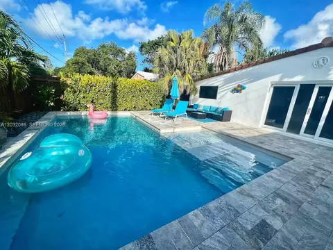 1736 NE 17th St, Fort Lauderdale, FL 33305