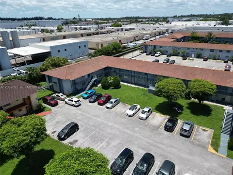 4050 NW 135th St #15-11, Opa Locka, FL 33054