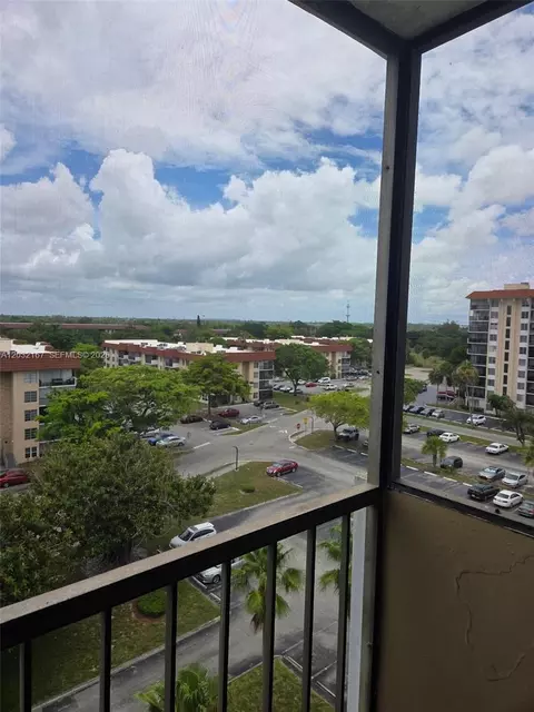 4174 Inverrary Dr #805, Lauderhill, FL 33319
