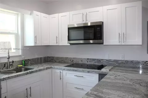 4035 E 2nd Ave, Hialeah, FL 33013