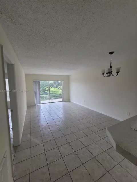 2800 NW 56th Ave #E401, Lauderhill, FL 33313