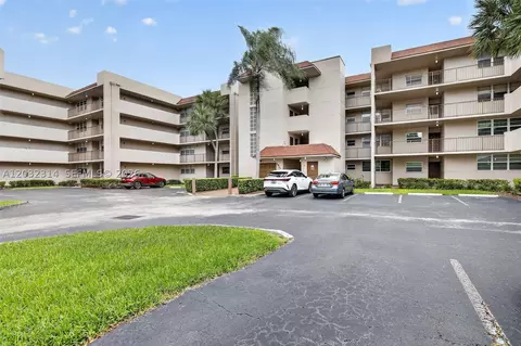 1911 Sabal Palm Dr #202, Davie, FL 33324