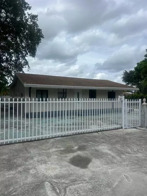 2467 NW 103rd St, Miami, FL 33147