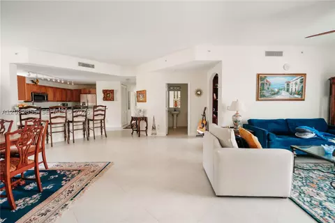 8390 SW 72nd Ave #707, Miami, FL 33143