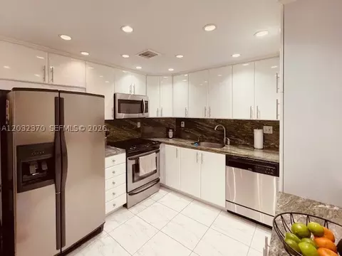 500 Bayview Dr #1923, Sunny Isles Beach, FL 33160