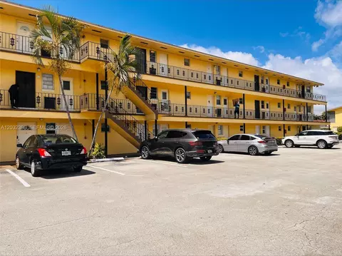 2880 NE 203rd St #28B, Aventura, FL 33180