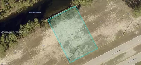 39 Wilmington Pkwy, Cape Coral, FL 33993