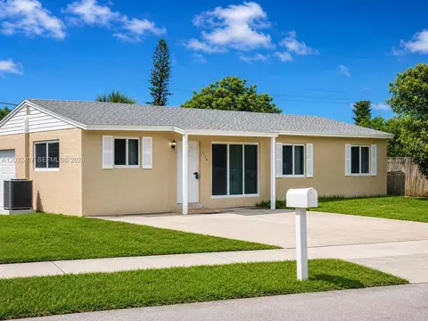 2124 SW 42nd Ter, Fort Lauderdale, FL 33317