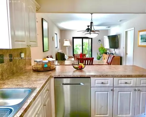 Kitchen - 6527 W 22nd Ln, Hialeah, FL 33016 photo 2 of 3