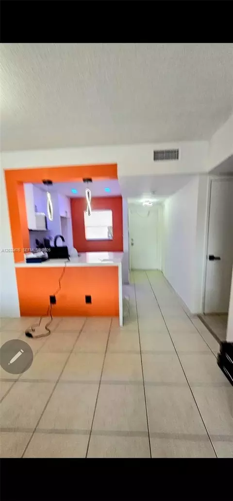 4311 Crystal Lake Dr #321, Pompano Beach, FL 33064