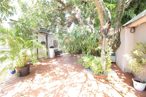 Exterior - 359 E 12th St, Hialeah, FL 33010 photo 9 of 17