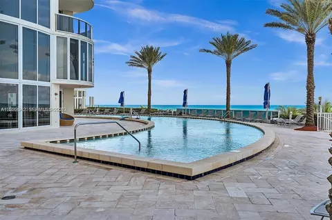 17201 Collins Ave #DEN, Sunny Isles Beach, FL 33160