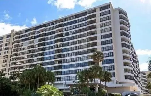 500 Three Islands Blvd #314, Hallandale Beach, FL 33009