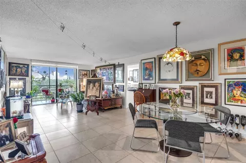 1400 Saint Charles Pl #623, Pembroke Pines, FL 33026