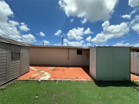 4596 E 8th Ct, Hialeah, FL 33013 photo 3