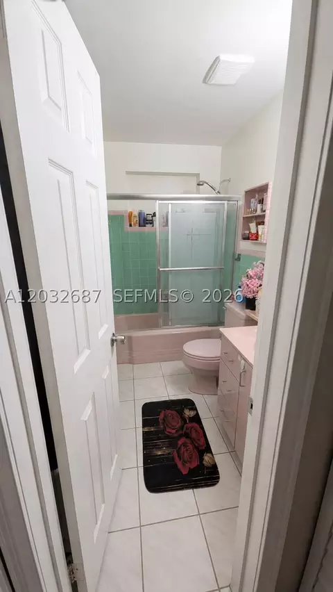 4596 E 8th Ct, Hialeah, FL 33013 photo 6