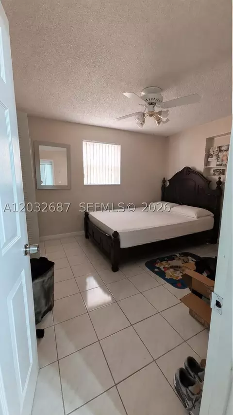 4596 E 8th Ct, Hialeah, FL 33013 photo 4
