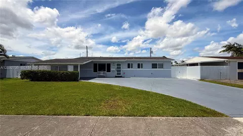 10455 SW 42nd Ter, Miami, FL 33165