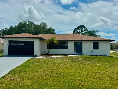 2302 SE Leithgow St, Port Saint Lucie, FL 34952