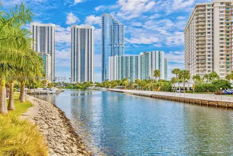 400 Kings Point Dr #309, Sunny Isles Beach, FL 33160