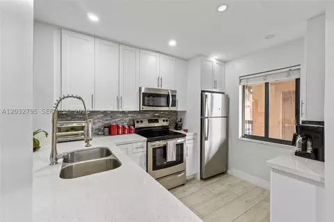 10003 Winding Lake Rd #203, Sunrise, FL 33351