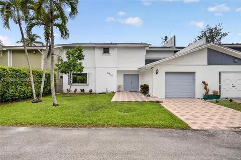 8210 SW 96th Ct, Miami, FL 33173