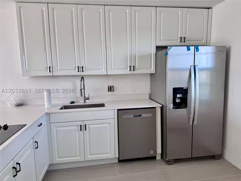 575 Oaks Ln #1008, Pompano Beach, FL 33069