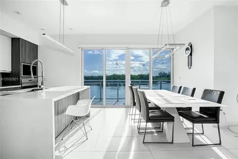 Undisclosed, Hollywood, FL 33019
