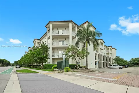 10950 NW 82nd St #213, Doral, FL 33178