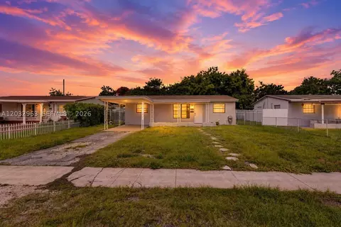 1140 N 74th Way, Hollywood, FL 33024
