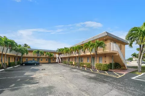 4081 N Dixie Hwy #27, Oakland Park, FL 33334