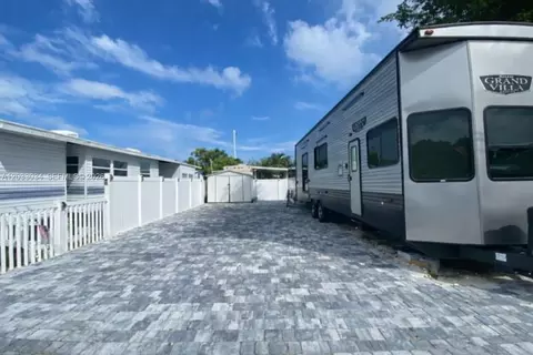325 Calusa St #428, Key Largo, FL 33037