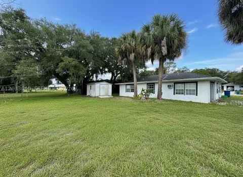 4029 E Sunflower Cir, Labelle, FL 33935 photo 3