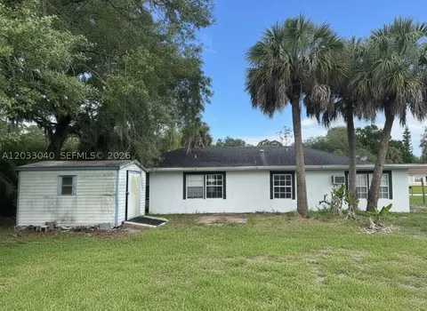 4029 E Sunflower Cir, Labelle, FL 33935 photo 2